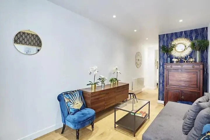 297 Papy - Superb In Paris